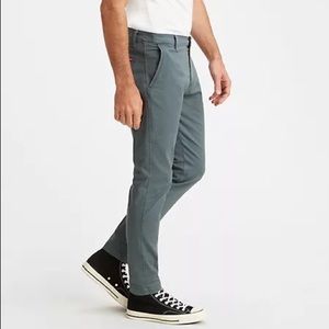 ✨BOGO✨ Levi’s Men’s Chinos